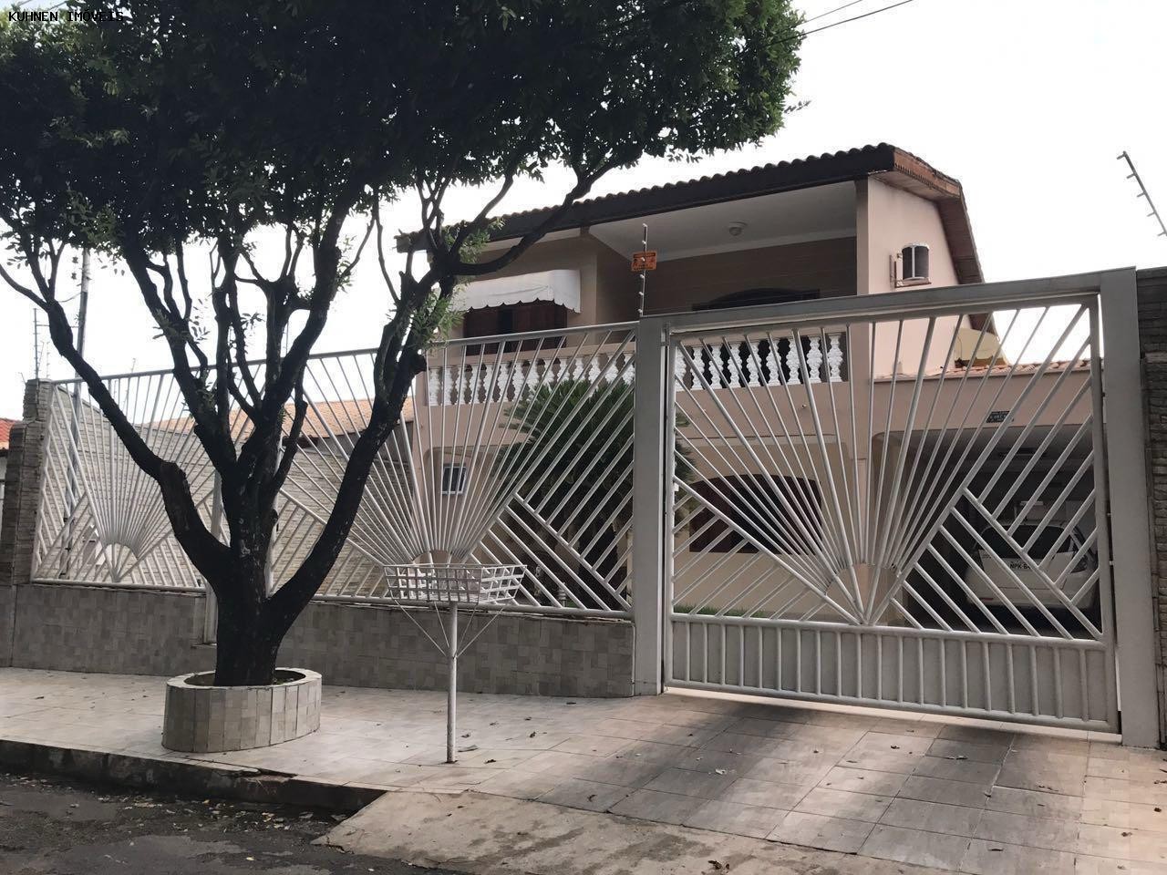 Casa, 3 quartos, 304 m² - Foto 1